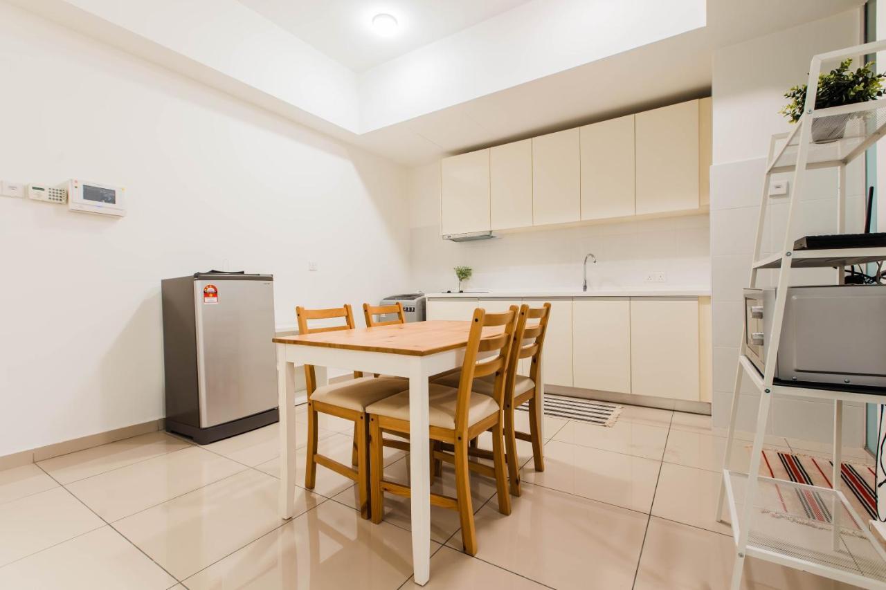 Cozy Homestay With Wifi @Encorp Strand Mall @Alpha Ivf Petaling Jaya Eksteriør billede