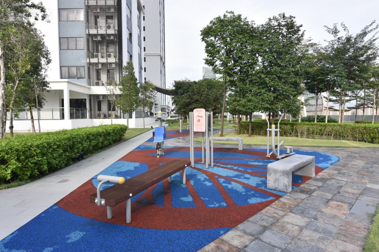 Cozy Homestay With Wifi @Encorp Strand Mall @Alpha Ivf Petaling Jaya Eksteriør billede
